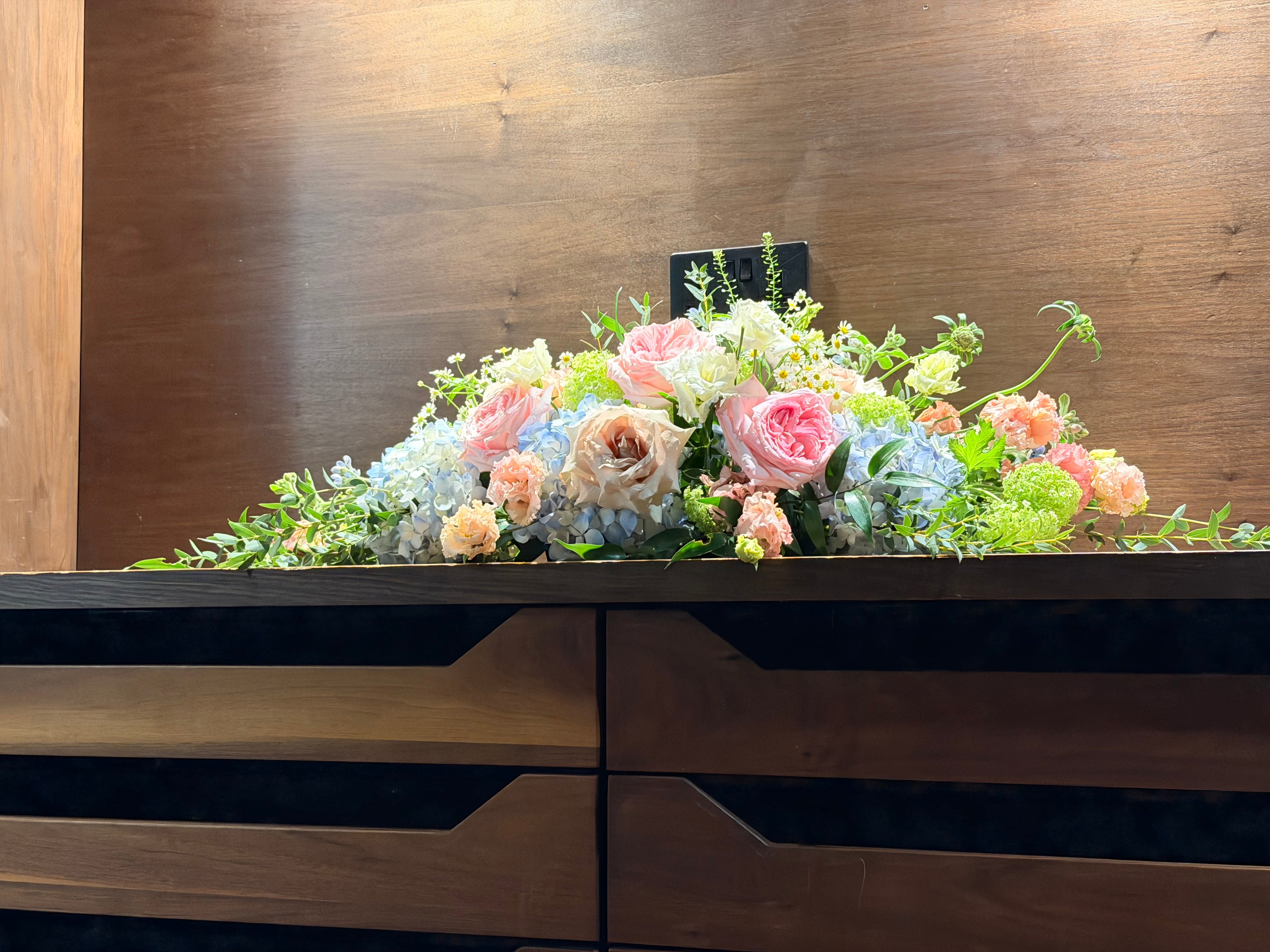 Showstopping Romantic Table Piece